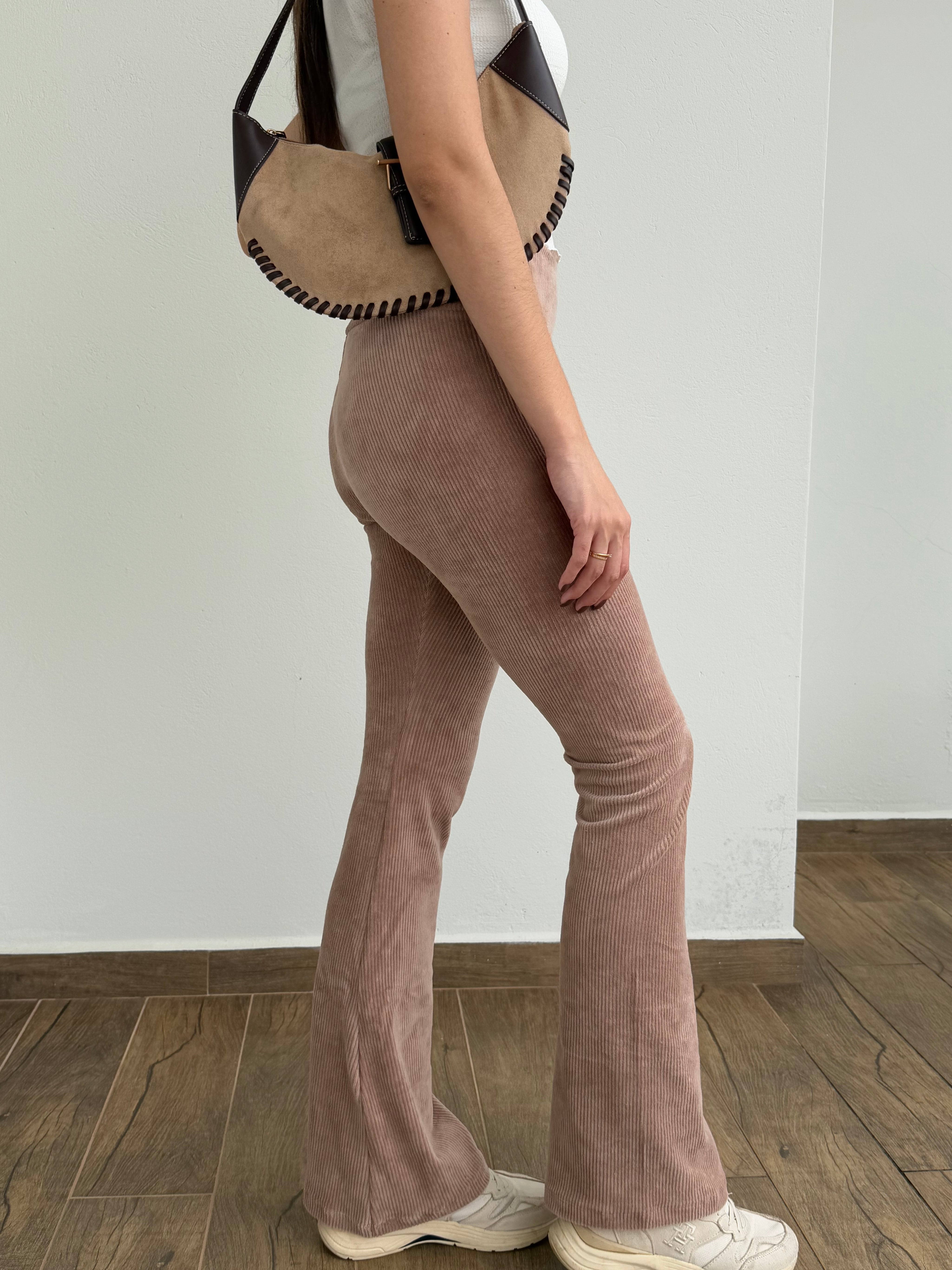 Calça Veludo Bailarina Caramelo