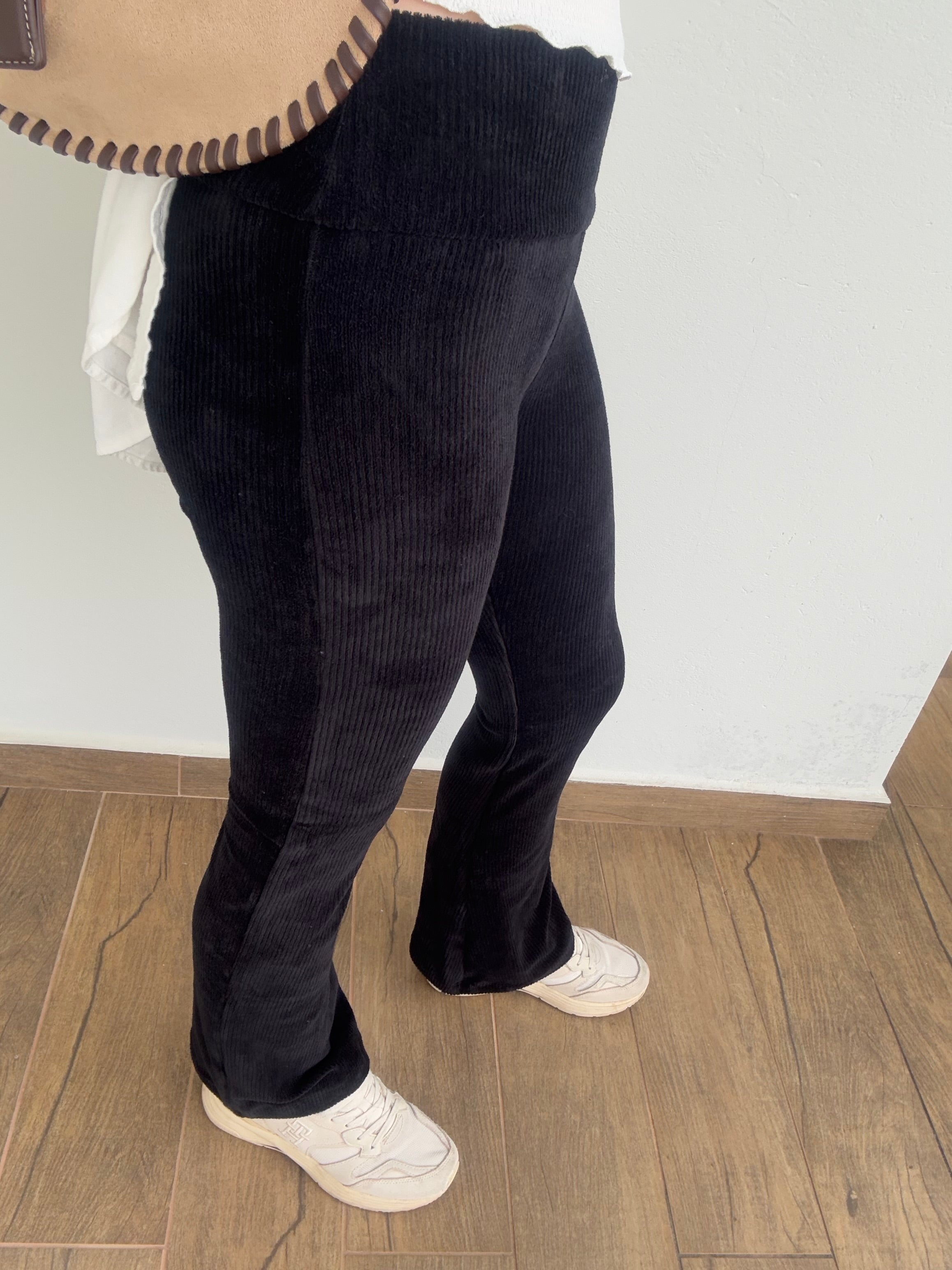 Calça Veludo Bailarina Preta