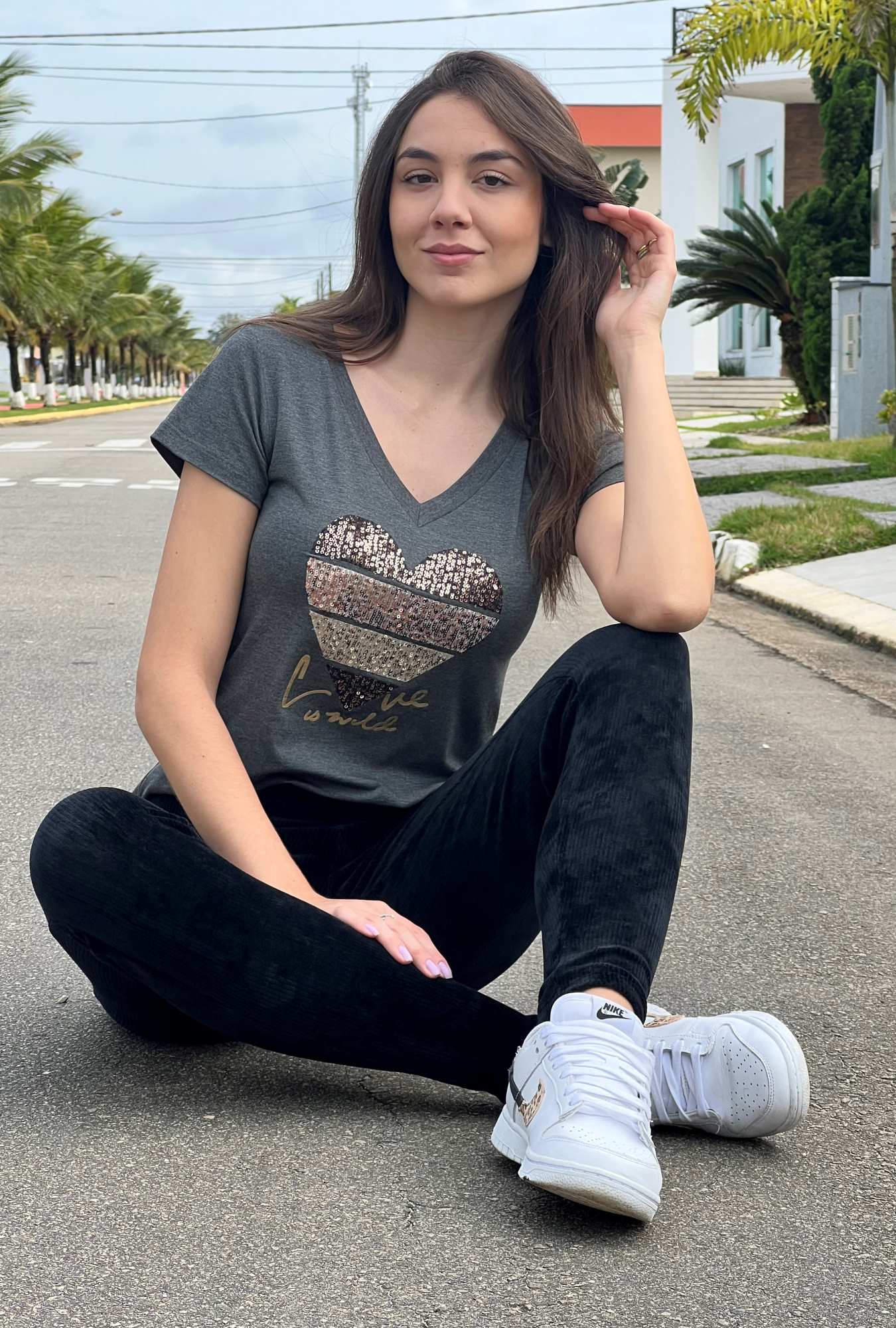 T-Shirt Esmeralda Cinza